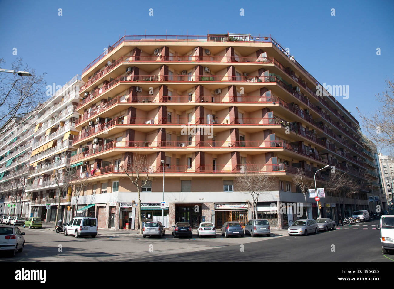 Edificio residenziale di appartamenti Barcellona Spagna Foto Stock