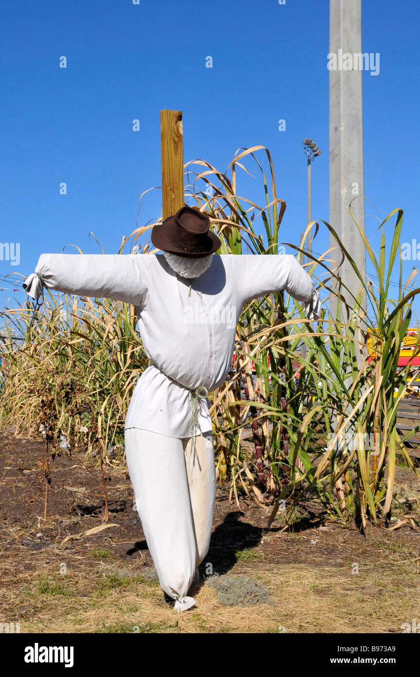 Lo Spaventapasseri in trama orto al Cracker Florida paese museo vivente di storia situato sulla Florida State Fairgrounds Tampa Foto Stock