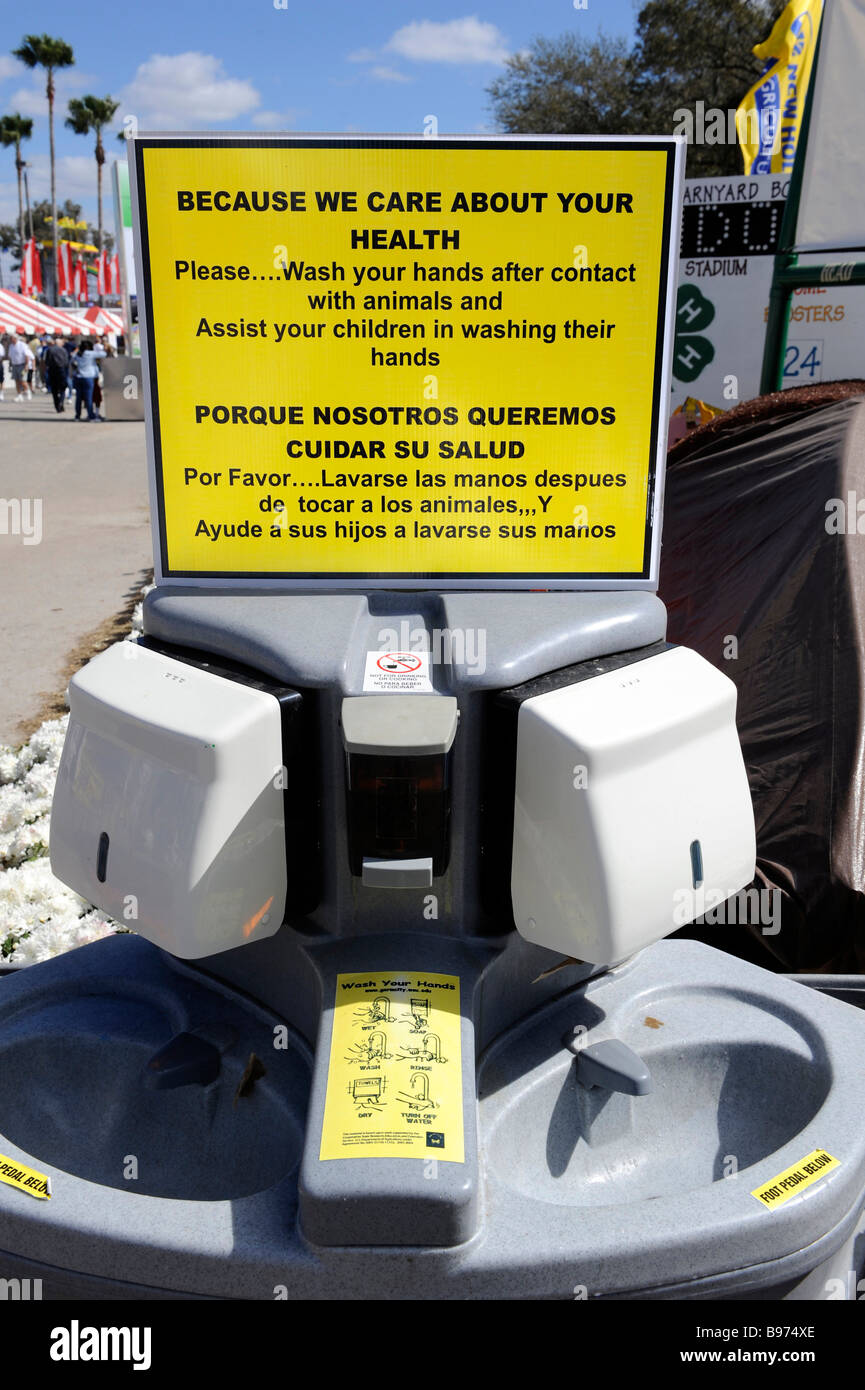 Lavare a mano stazione in Florida State Fair Tampa Foto Stock