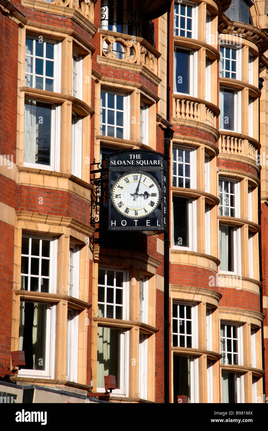 Il clock esterno il lusso di Sloane Square Hotel, London. Marzo 2009 Foto Stock