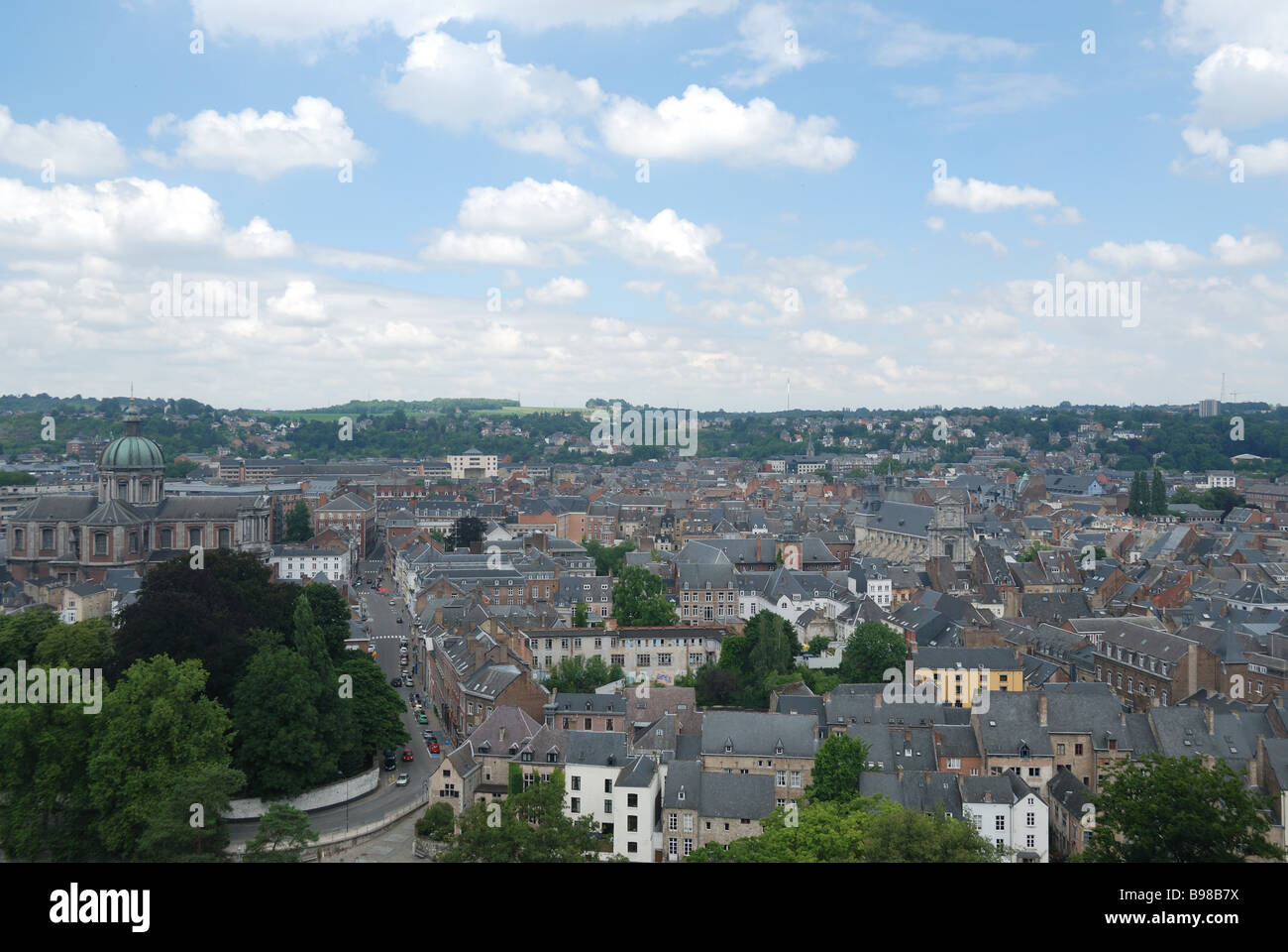 Vista sulla città di Namur in Belgio, preso dalla cittadella in una giornata di sole. Foto Stock