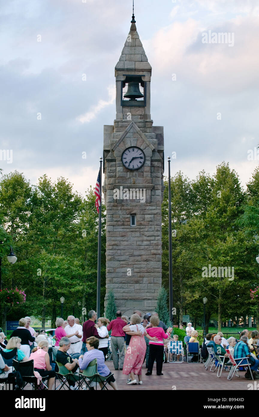 Danza e musica quartiere adesivo telato Corning New York Finger Lakes Steuben County Foto Stock