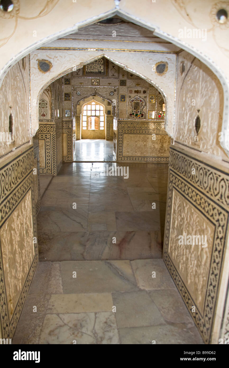 Camera nella Sala degli Specchi, Sheesh Mahal, in Ambra Palace, noto anche come Forte Amber, ambra, vicino a Jaipur, Rajasthan, India Foto Stock