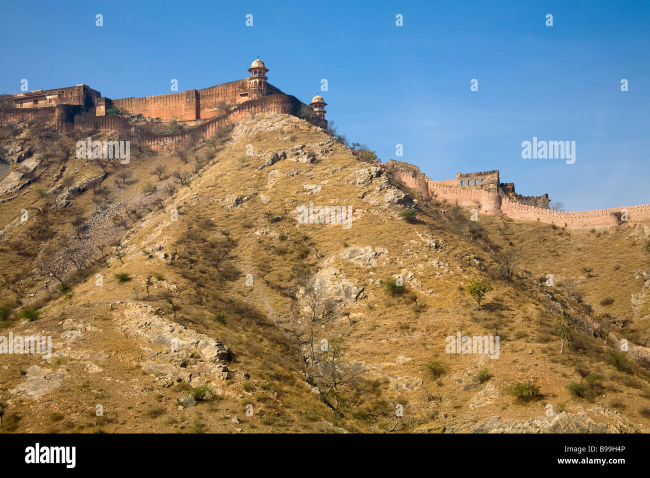 Vista di Jaigarh Fort da Ambra Palace, noto anche come Forte Amber, ambra, vicino a Jaipur, Rajasthan, India Foto Stock