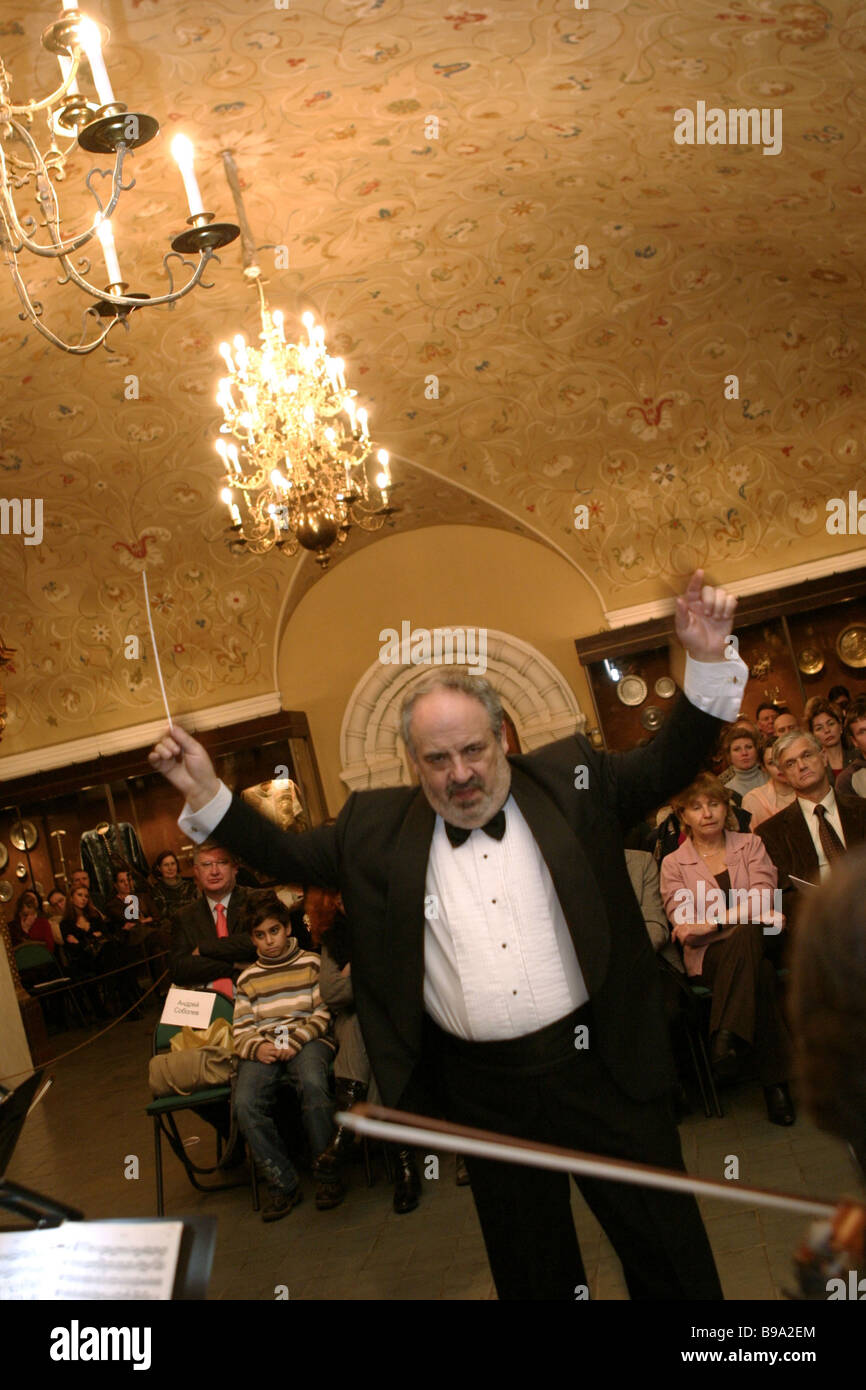 Il Cremlino orchestra sotto Misha Rakhlevsky al concerto conclusivo del Natale nel Cremlino international Foto Stock