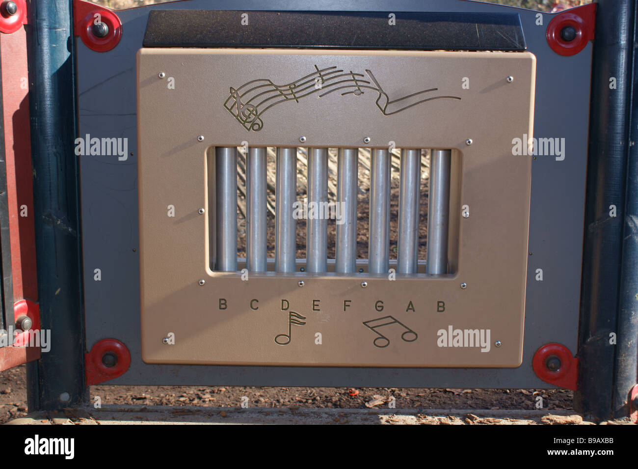 Suonare lo xilofono immagini e fotografie stock ad alta risoluzione Alamy