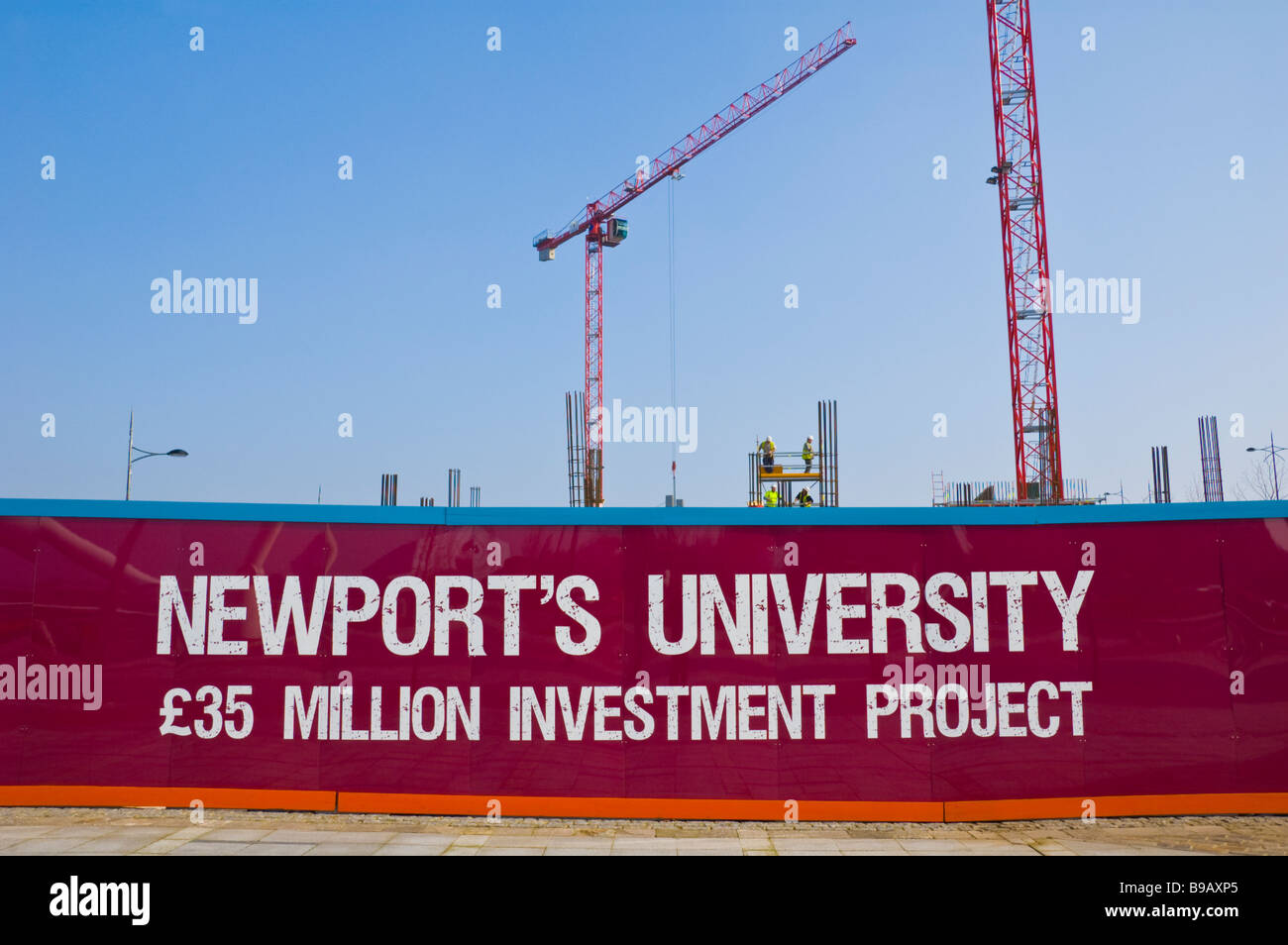 Sito di nuovo campus universitario sul lungomare nel centro di Newport South Wales UK Foto Stock