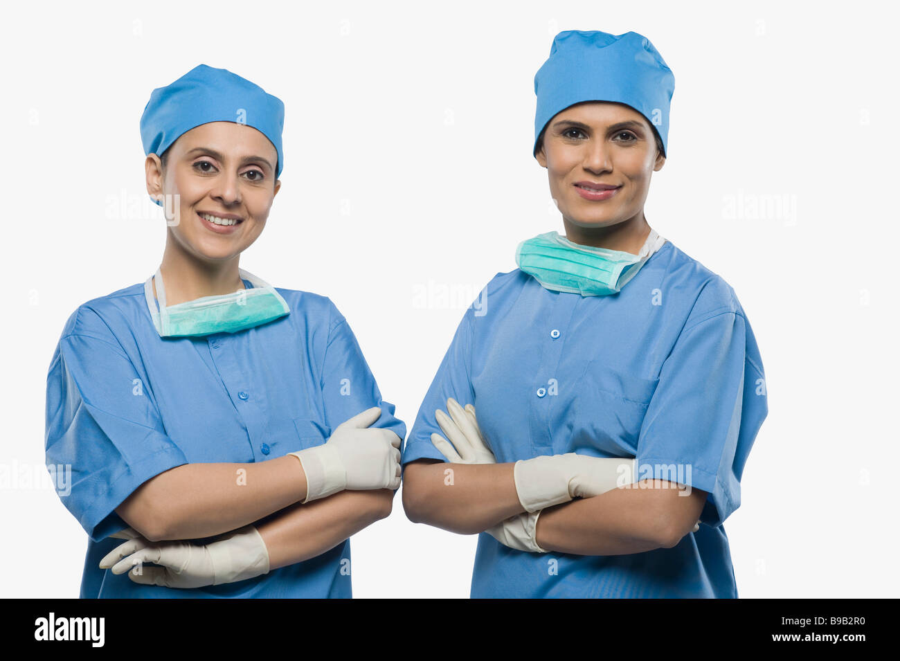 Ritratto di due chirurghi femmina sorridente Foto Stock