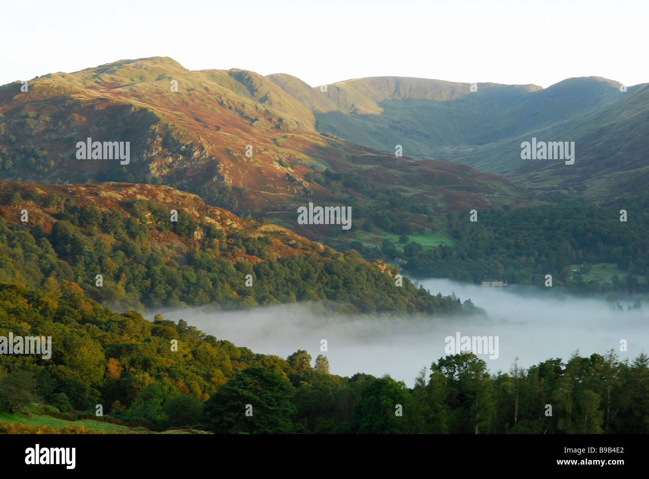 Nebbia di mattina, Fairfield Horseshoe Foto Stock