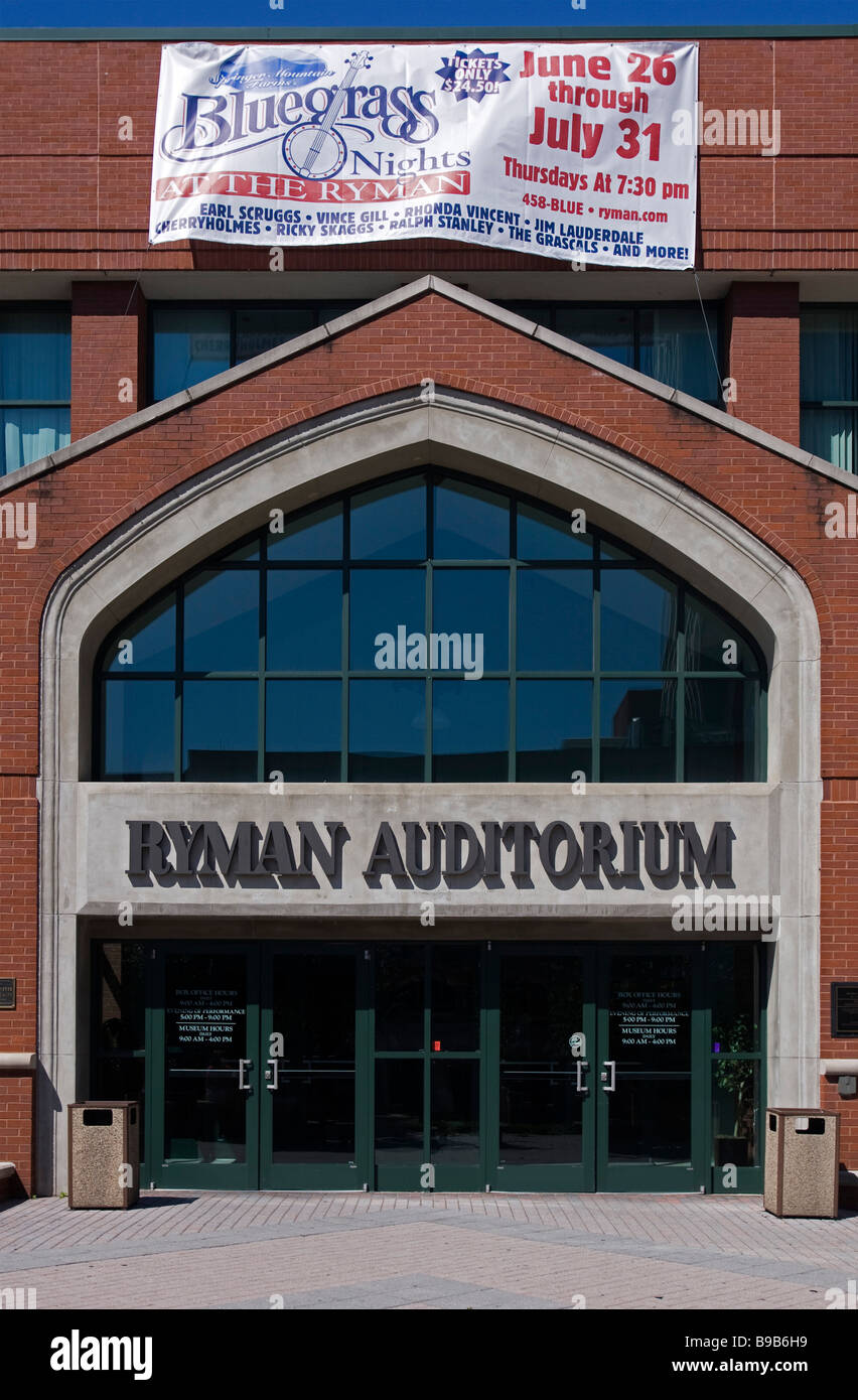 Le porte principali del Ryman Auditorium ex sede della Grand Ole Opry country music radio Nashville Tennessee USA Foto Stock