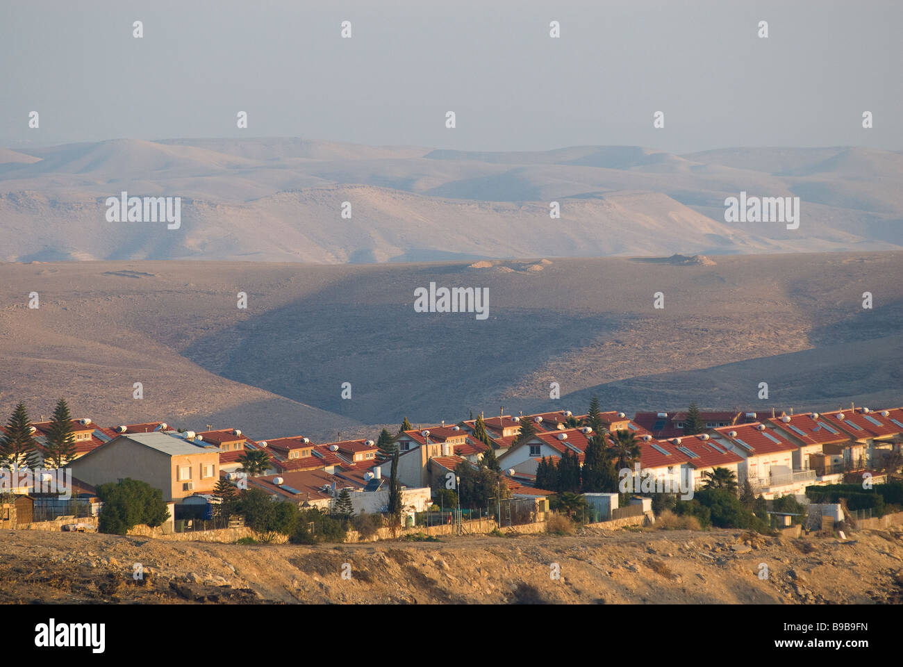 Un quartiere in Arad una città nel distretto meridionale di Israele si trova sul confine del Negev e di Giudea deserti Foto Stock