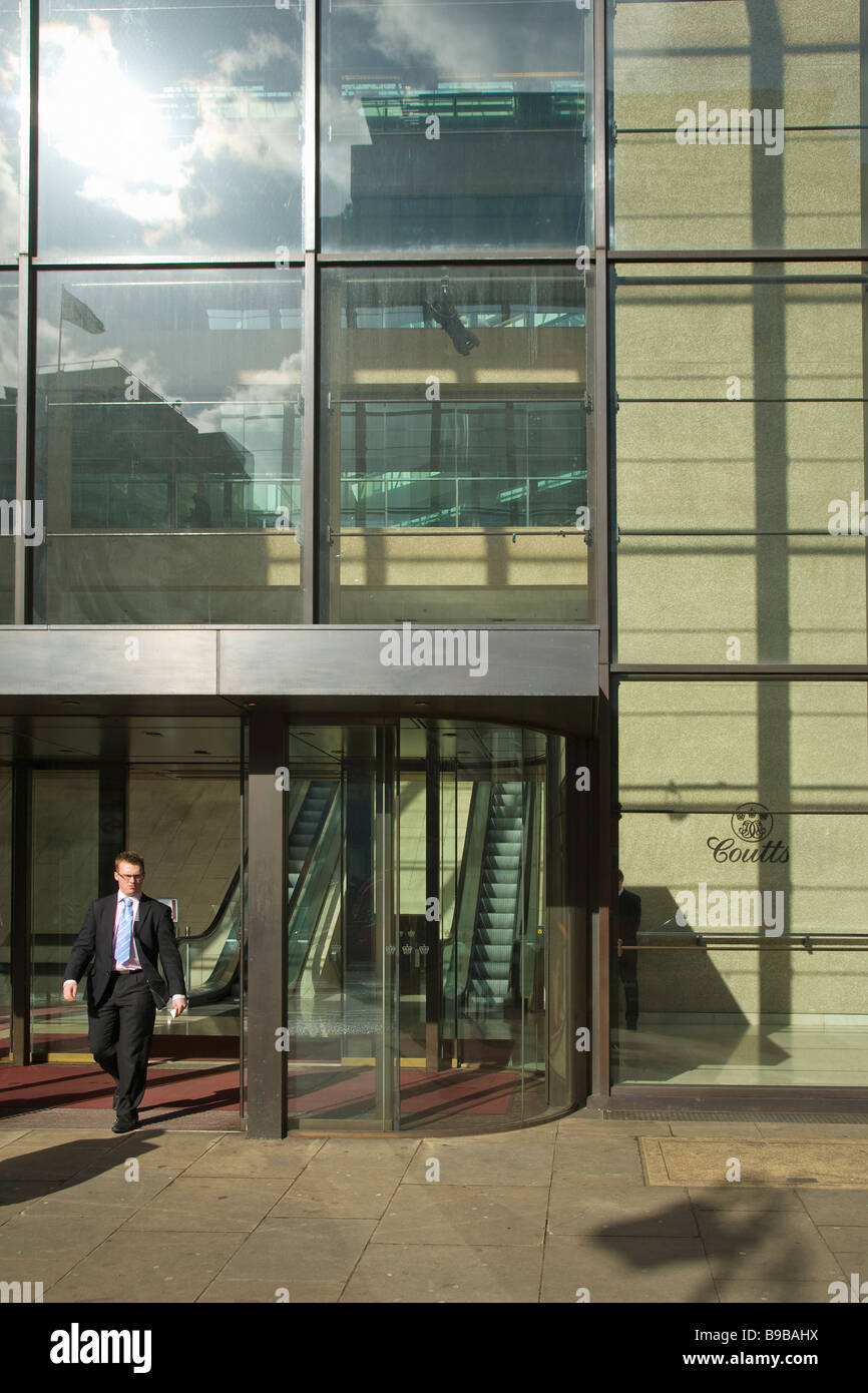 Coutts Bank The Strand Londra Inghilterra Regno Unito Regno Unito GB Gran Bretagna Isole Britanniche Europa UE Foto Stock