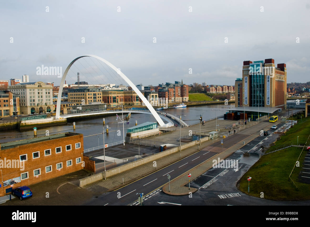 Sviluppo moderno del Fiume Tyne quayside da Gateshead Foto Stock