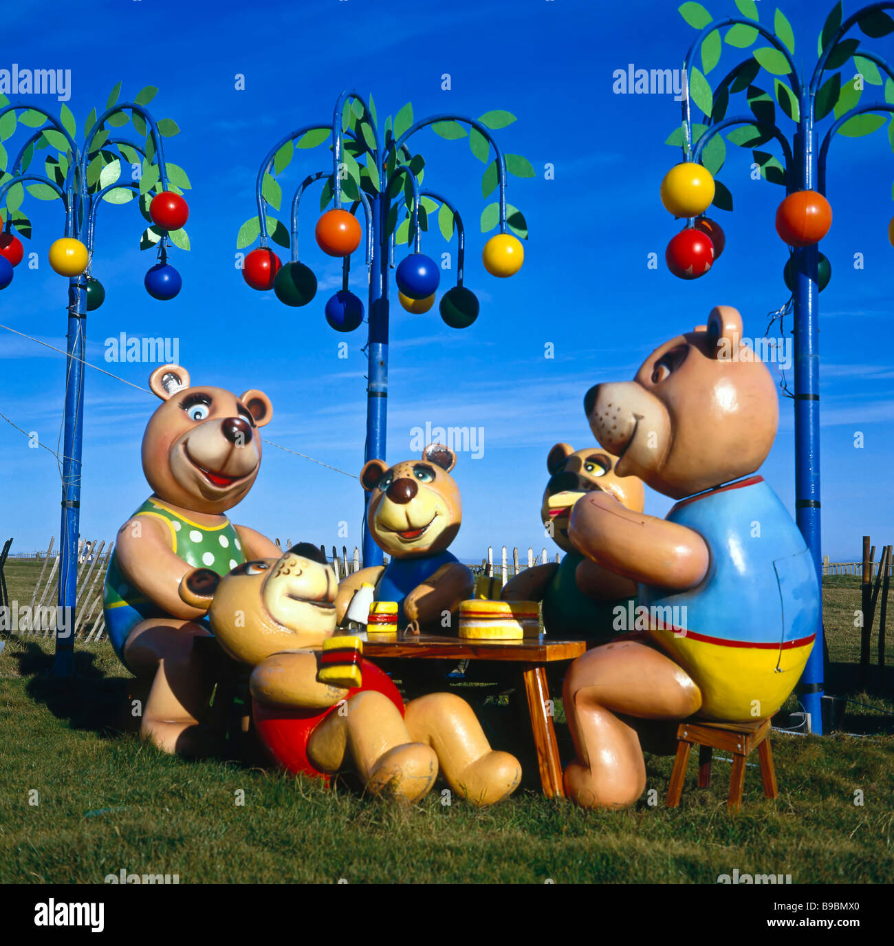 Picnic Teddy Bears. Mostra picnic Vintage Teddy Bear presso la Blackpool Promenade Inghilterra c.1985 Foto Stock