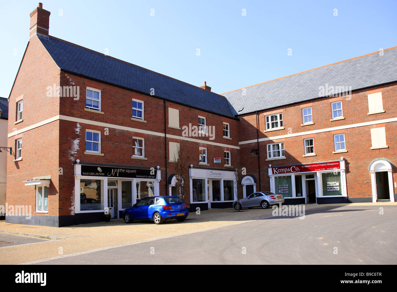 Nuova sede commerciale parte della station wagon Poundbury nr Dorchester Dorset progettato dal principe Charles Foto Stock