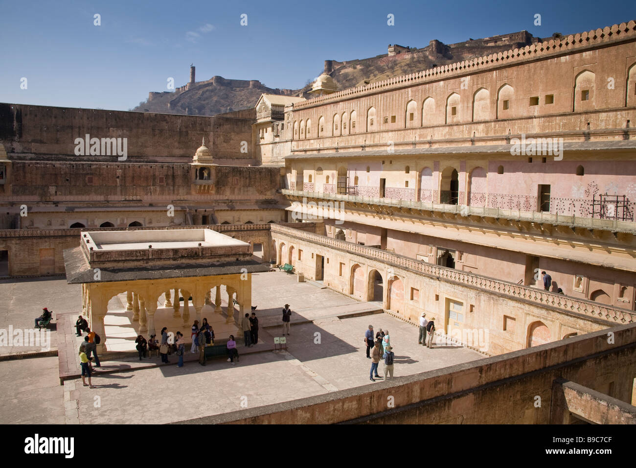 L'uomo Singh mi Palace e del cortile in Ambra Palace, noto anche come Forte Amber, ambra, vicino a Jaipur, Rajasthan, India Foto Stock