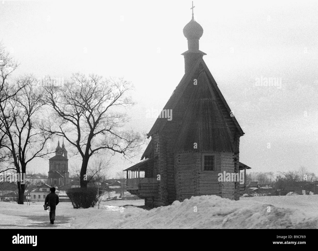 Legno chiesa di St Nicholas 1766 dal villaggio Glotovo Foto Stock