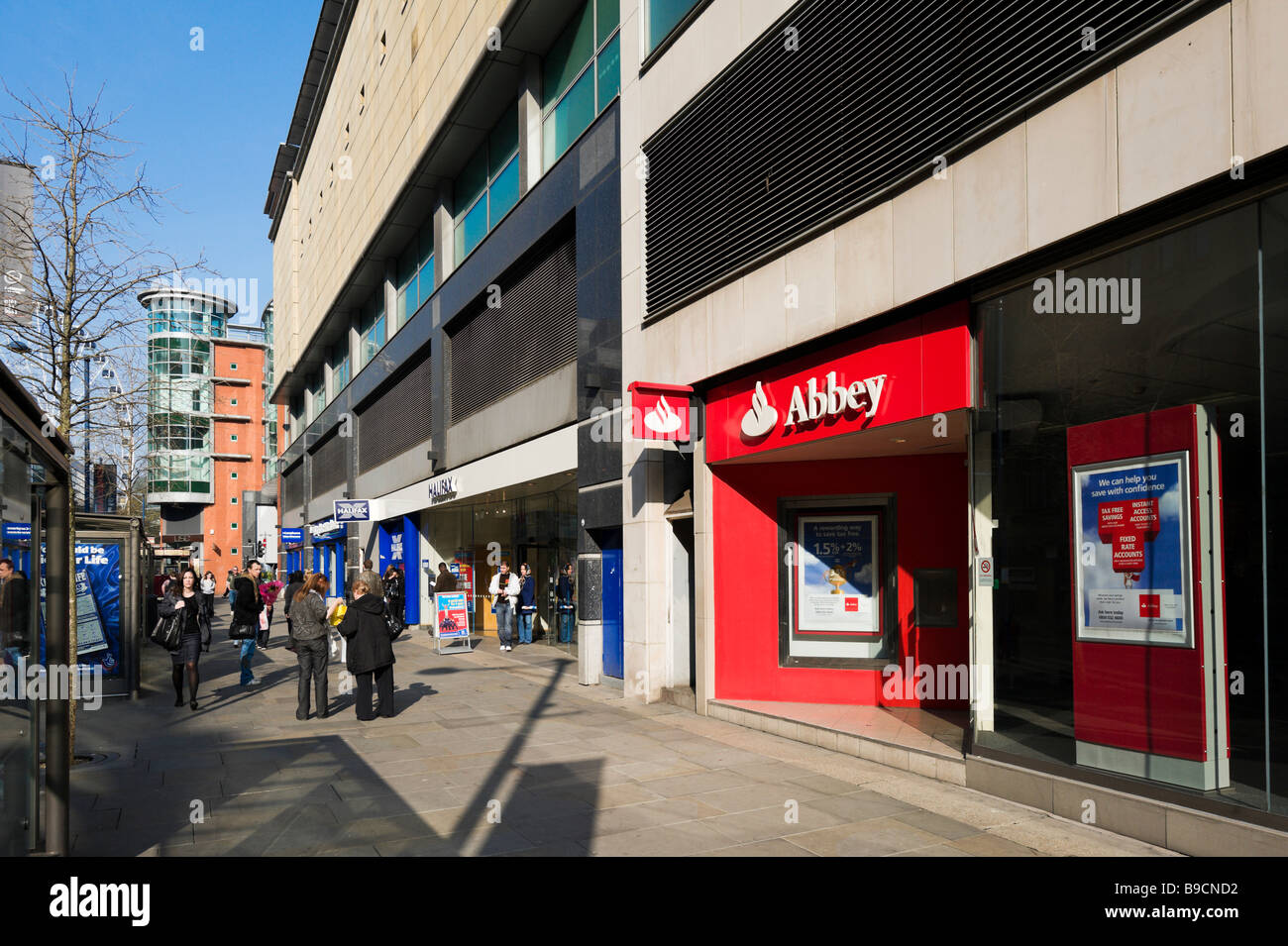 Abbazia e Halifax banche nel centro della città, Manchester, Inghilterra Foto Stock