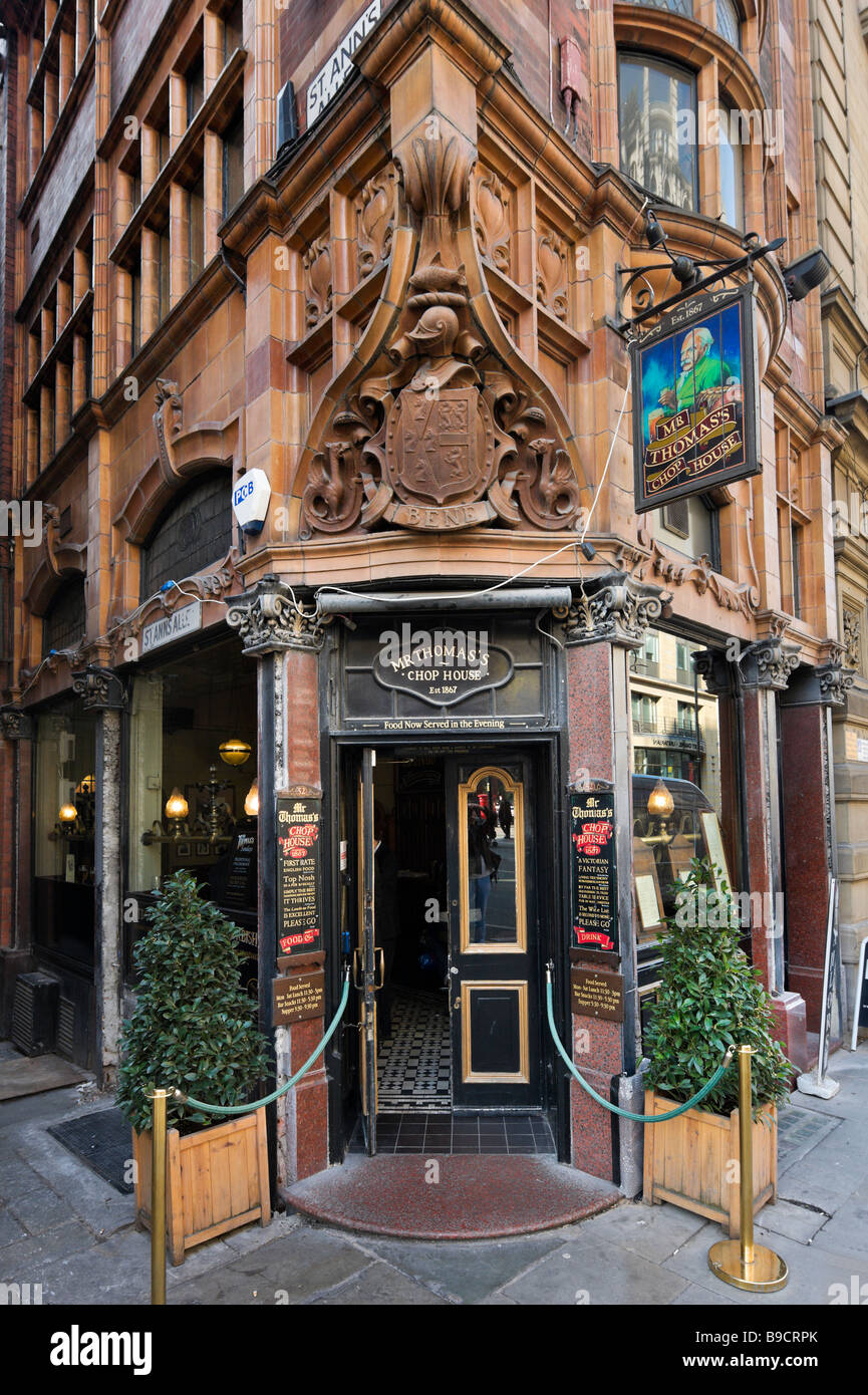 Signor Thomas's Chop House, un tradizionale pub e ristorante sul Cross Street nel centro della città, Manchester, Inghilterra Foto Stock