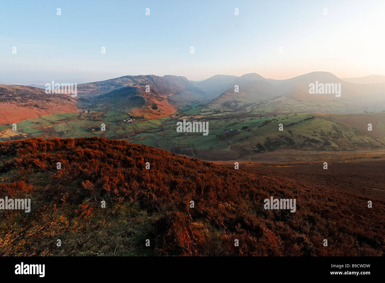 Vista del Newlands Valley nel Lake District inglese Foto Stock