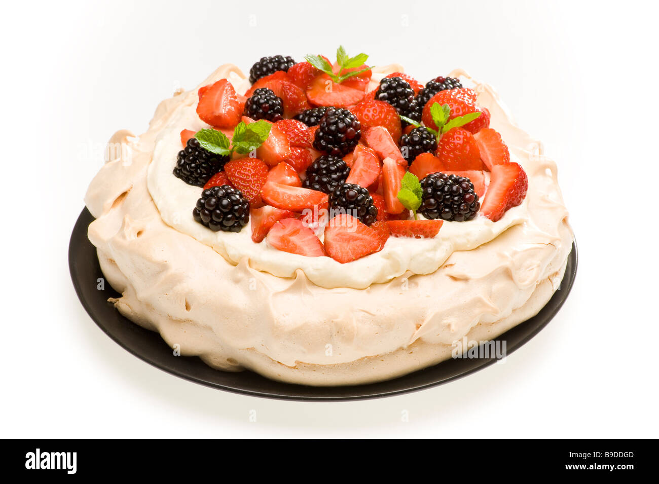 I frutti estivi Pavlova. Chiamato dopo la ballerina russa Anna Pavlova. Foto Stock