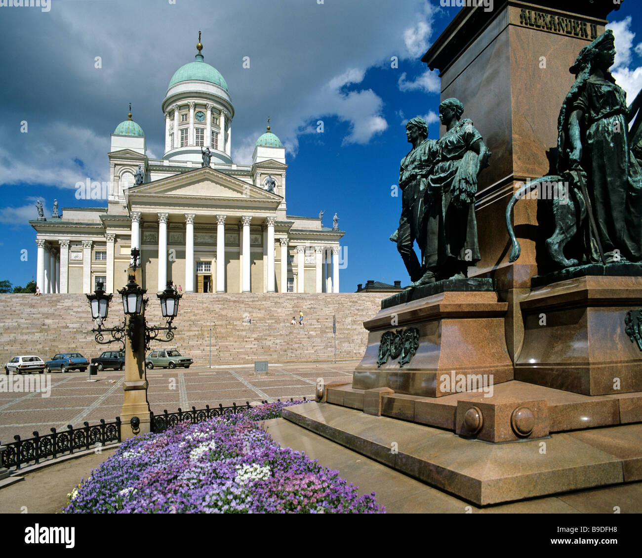 La Cattedrale di Helsinki, chiesa protestante, statua commemorativa di Alessandro II., la Piazza del Senato, Helsinki, Finlandia Foto Stock