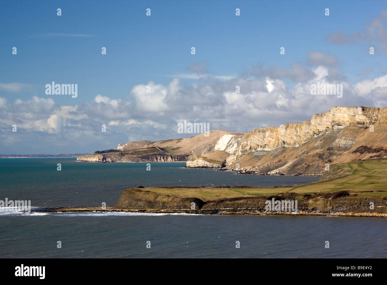 Guardando ad ovest da KImmeridge lungo la costa del Dorset Foto Stock