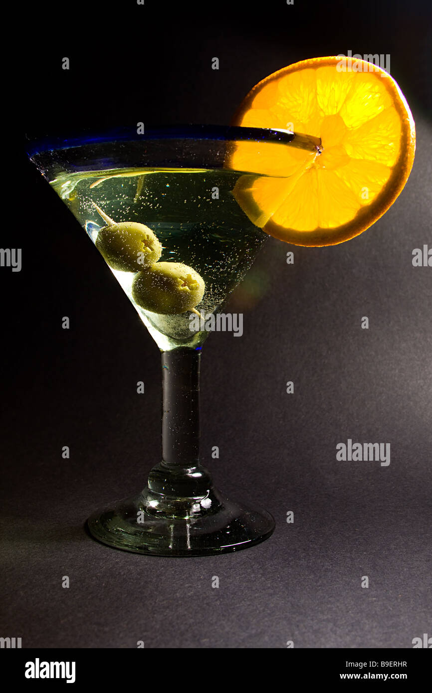 Coppetta Martini isolati su sfondo nero Foto Stock