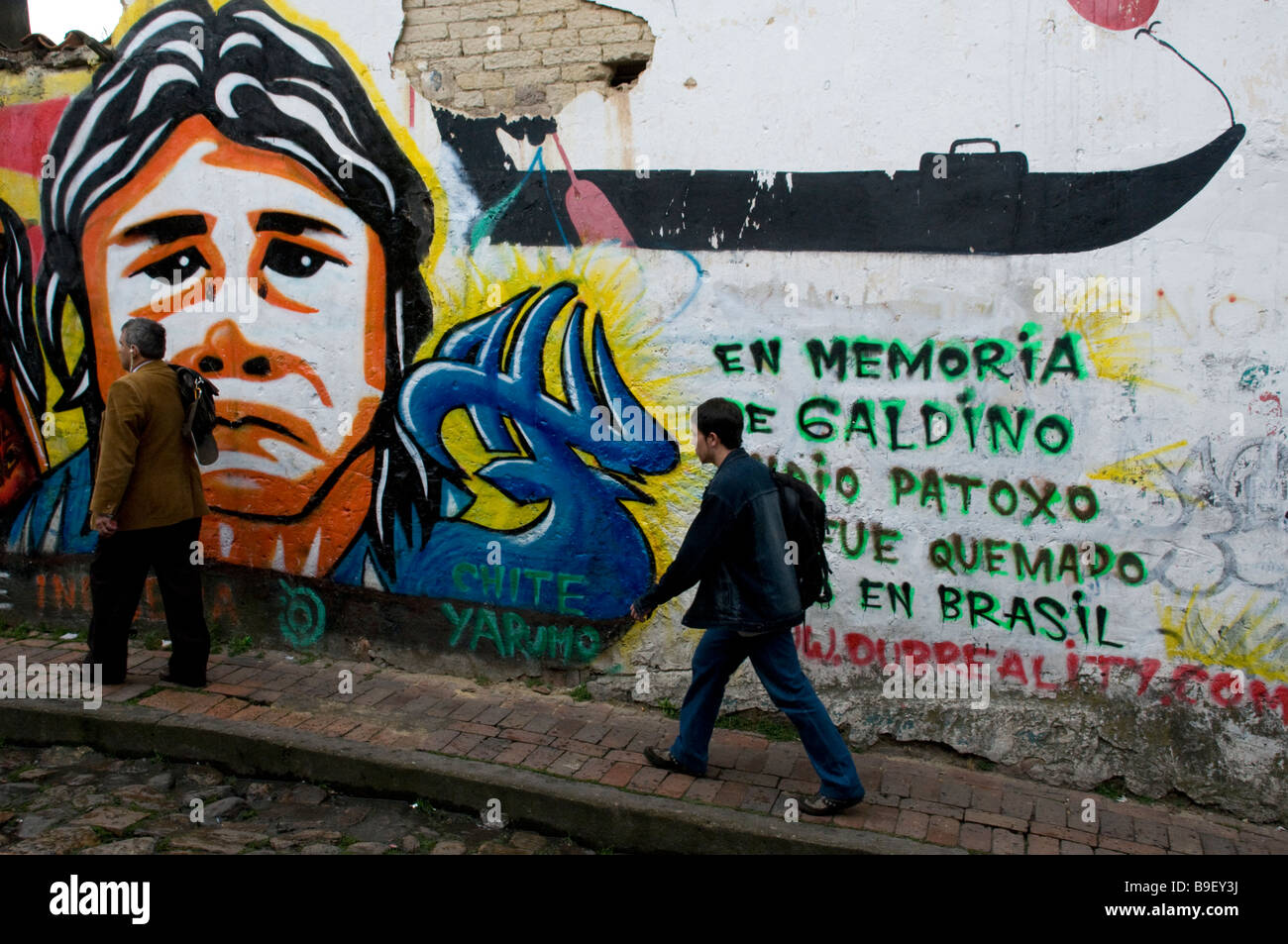 Pittura murale su un edificio di Bogotà, Colombia Foto Stock