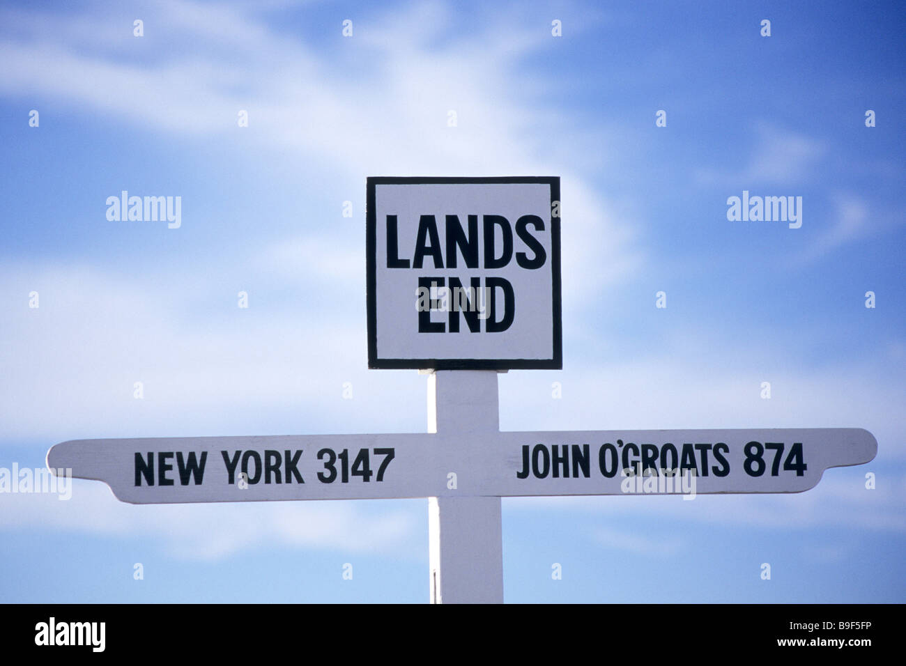 Land's End, signpost Cornwall, Regno Unito Foto Stock