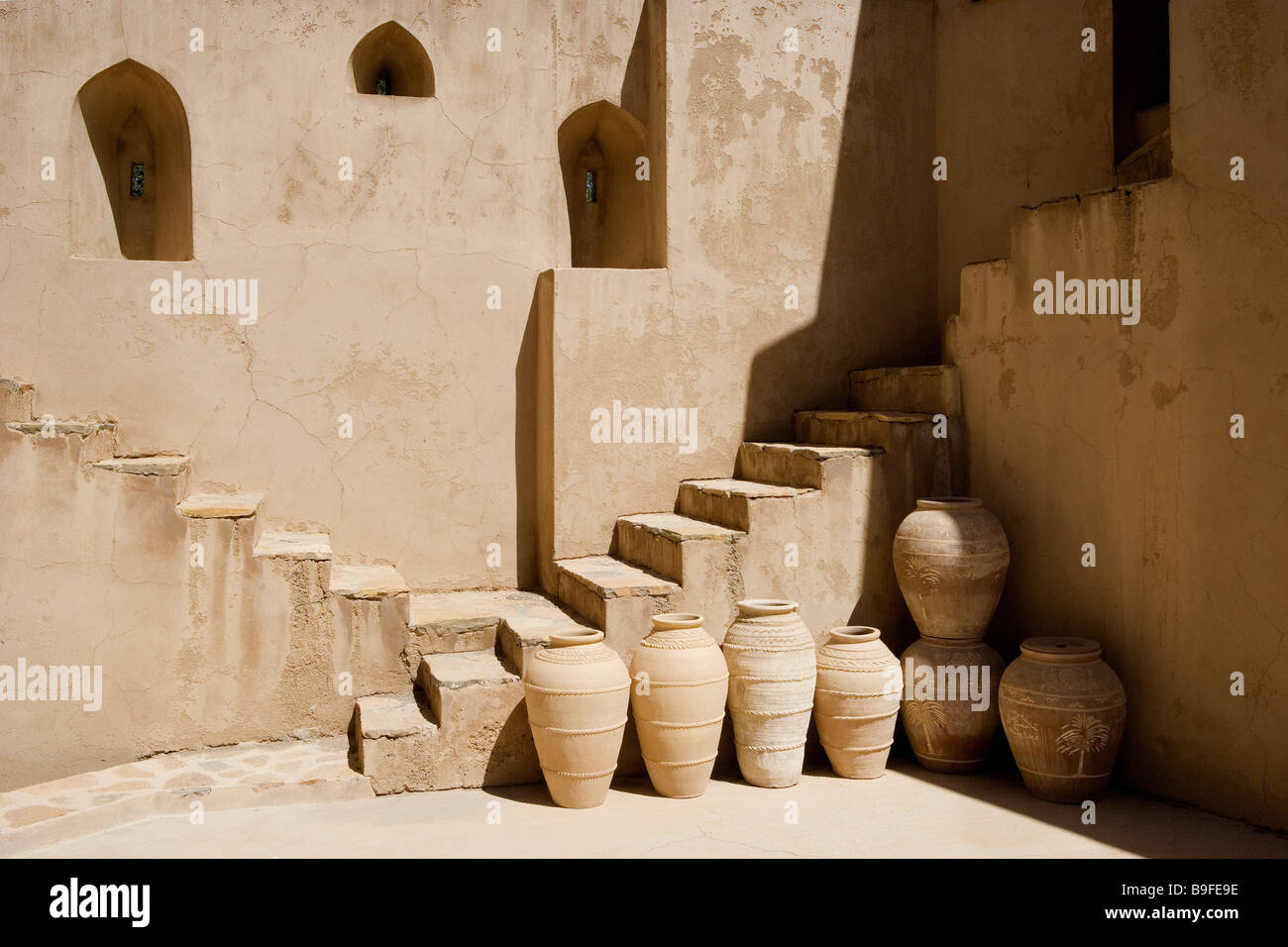 Oman fortezza-palace Jabrin facciata scale sound-brocche sultanato oasi-città edifici Costruzione di argilla-fortezza di edifici Foto Stock