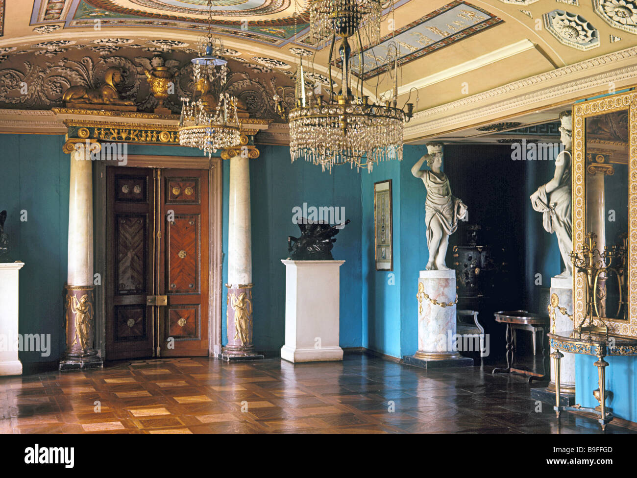 Blue Hall dell'superiore foyer del teatro a Mosca in base Kuskovo Palace Museum Foto Stock