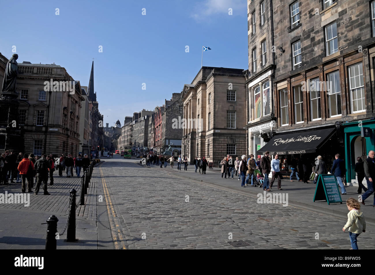 Royal Mile High Street, Edimburgo in Scozia, Regno Unito, Europa Foto Stock