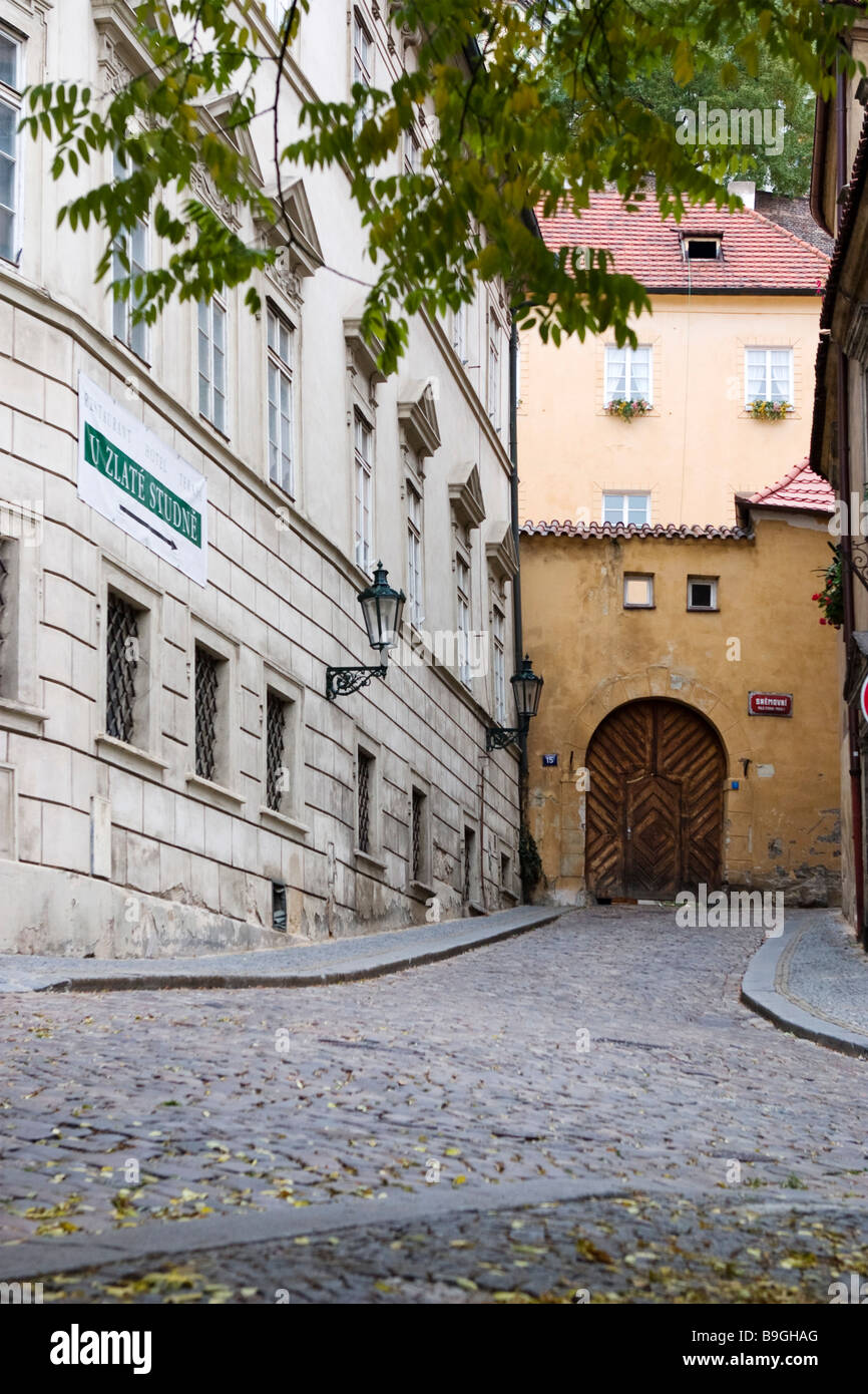 Vista di Zlate Studne street Praga. Foto Stock