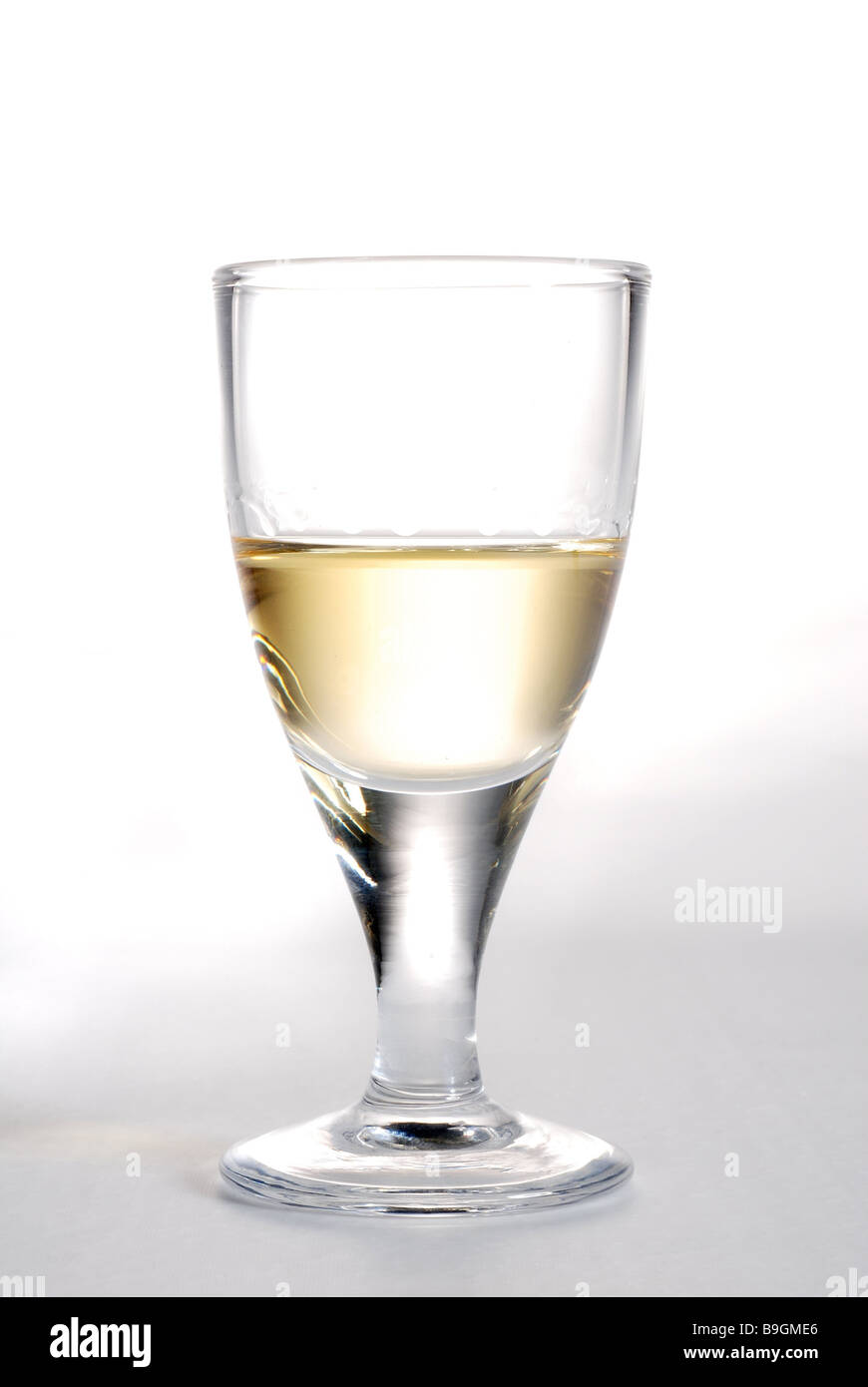 Liquore liquore di vetro-vetro del vino bianco di sherry liquore aperitivo porta alcool alimentare semiluxury godere di bere alcol studio Foto Stock