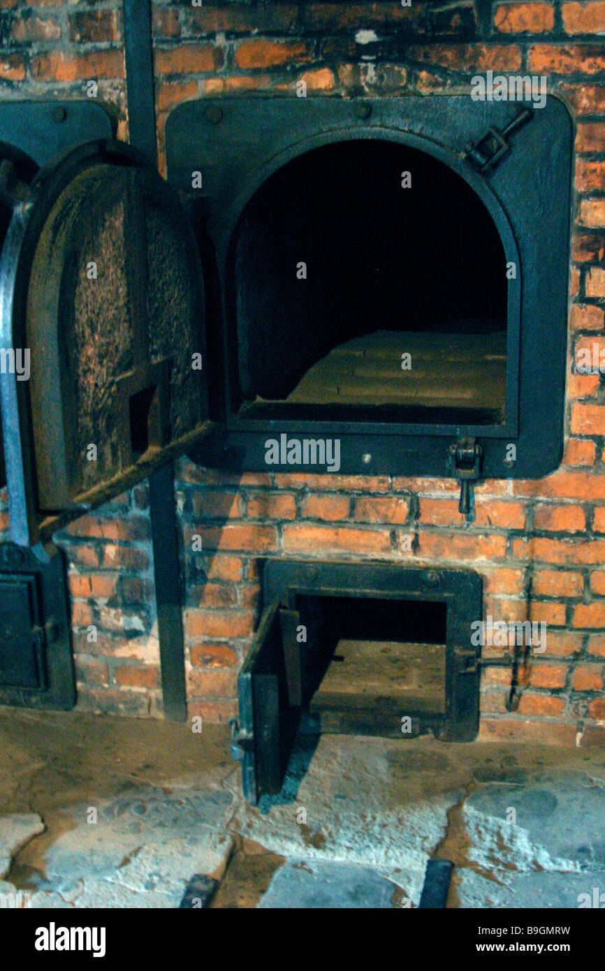 In corrispondenza del forno crematorio di Auschwitz Oświęcim Polonia Foto  stock - Alamy
