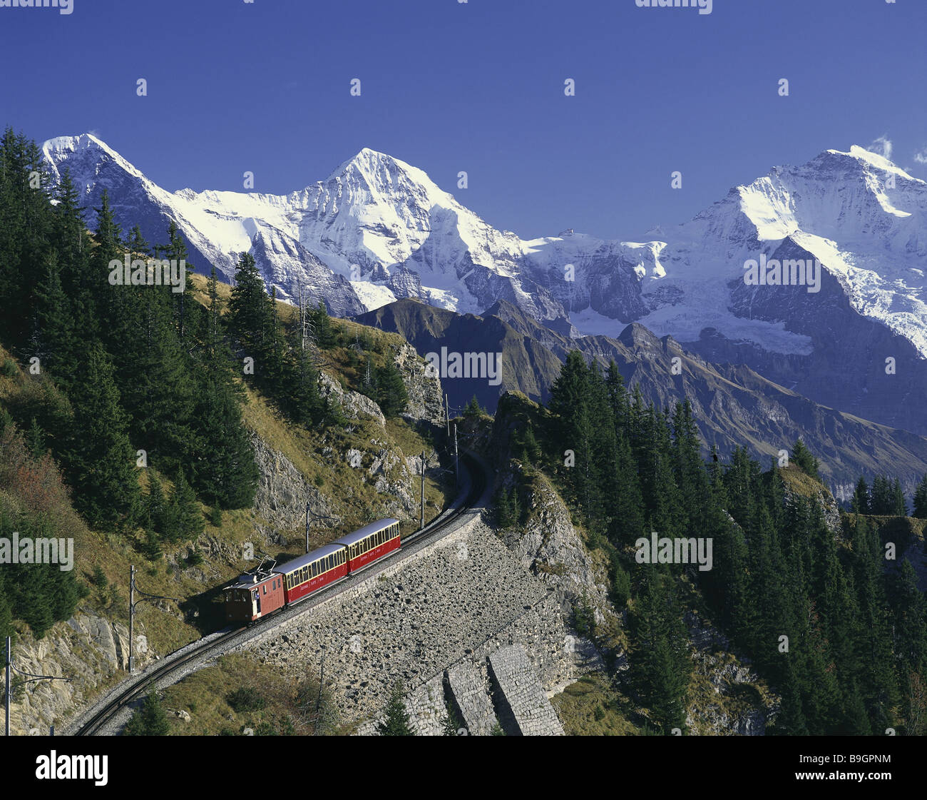 La Svizzera Berner Oberland Schynige piastra mountain-via del paesaggio di montagna montagne SPB Linea ferroviaria Alta montagna Foto Stock