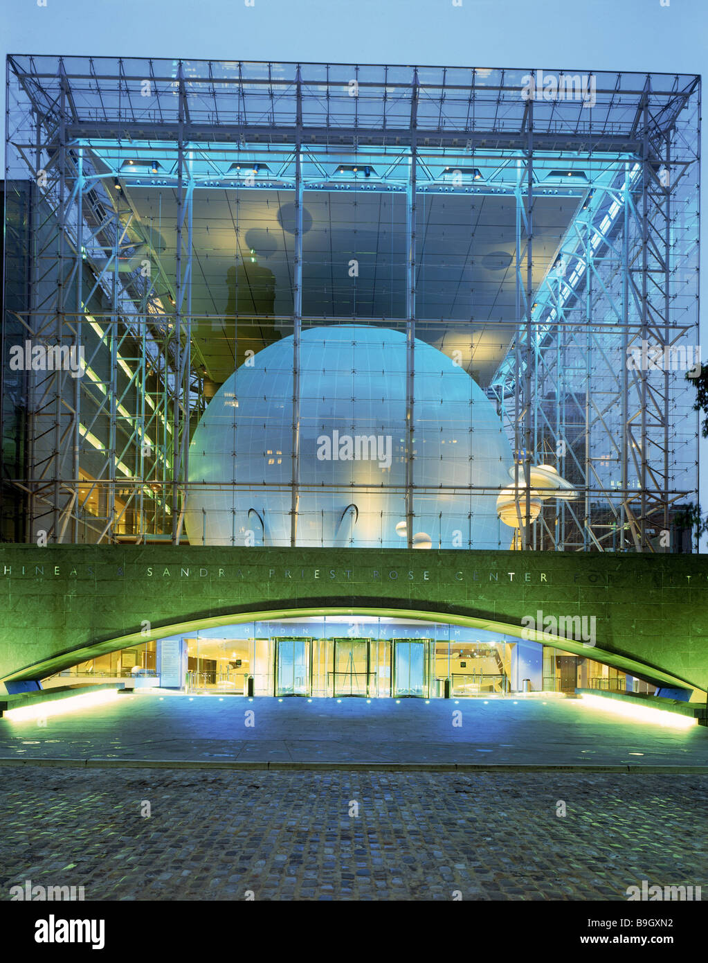 Stati Uniti d'America New York City al Museo Americano di Storia Naturale di Frederick Phineas e Sandra sacerdote Centro rose per la terra e lo spazio Foto Stock