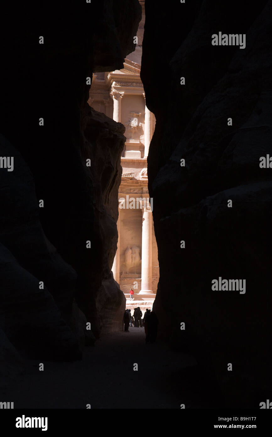 Una vista del tesoro, Petra, dal siq, Petra, Giordania Foto Stock