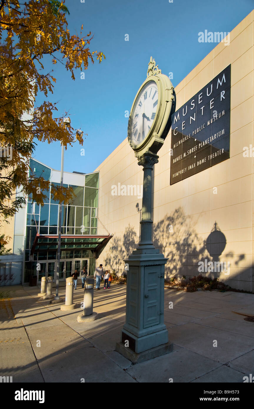 Centro Museale a Milwaukee nel Wisconsin contiene il Milwaukee Public Museum il Soref Planetarium e il Teatro IMAX Foto Stock