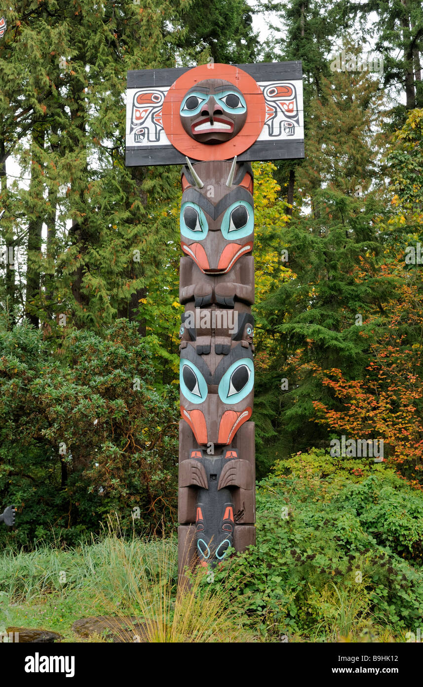 Native American totem pole, Stanley Park, Vancouver, British Columbia, Canada, America del Nord Foto Stock