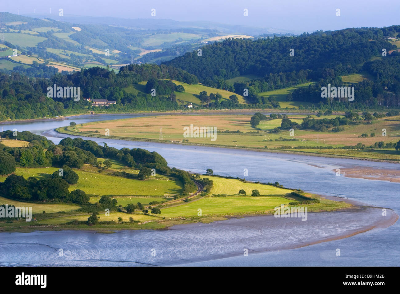 Una sera presto vista del fiume Conwy e Conwy Valley, il Galles del Nord, Regno Unito Foto Stock
