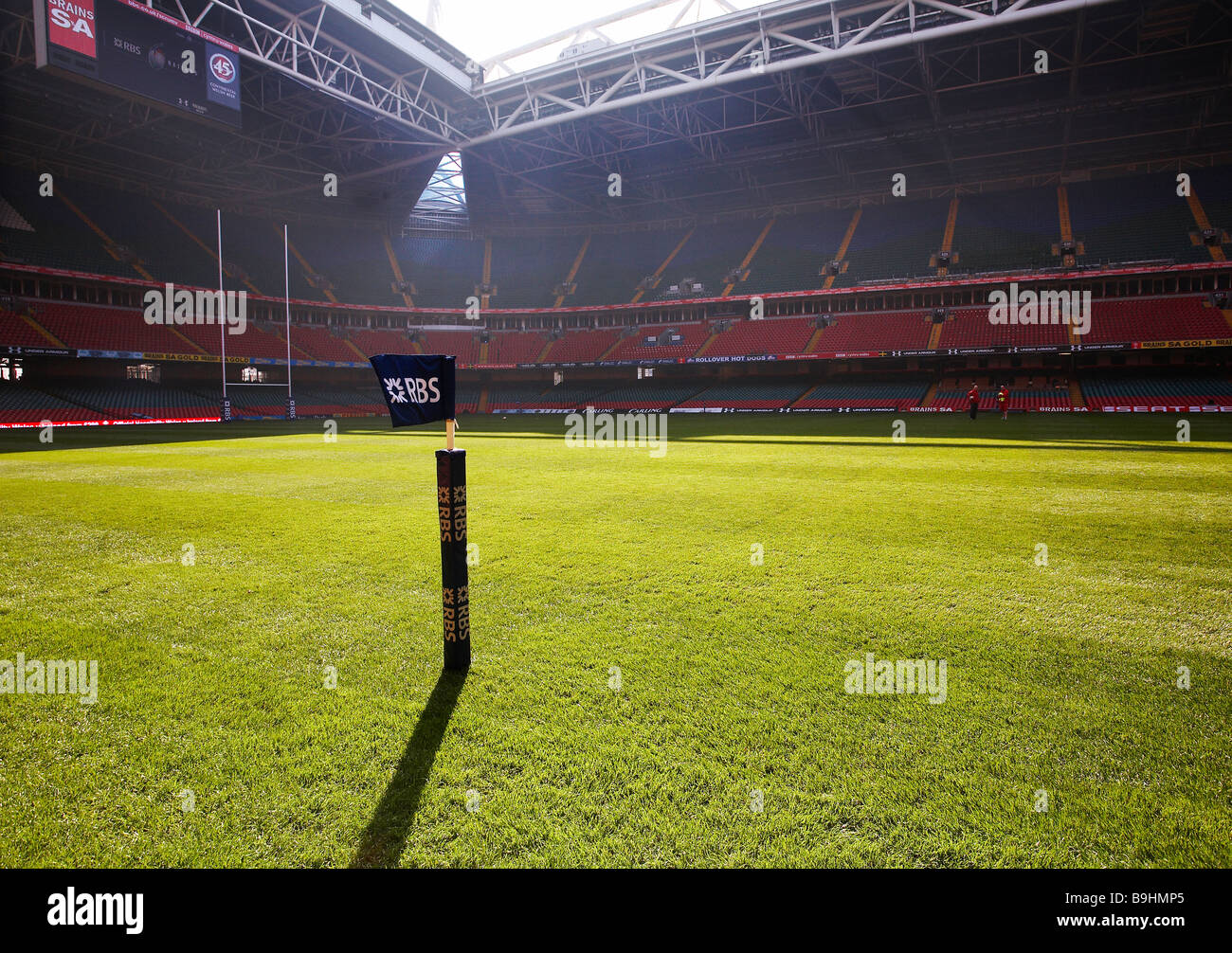 Posti a sedere all'interno del Principato stadium, precedentemente noto  come il Millennium Stadium Foto stock - Alamy