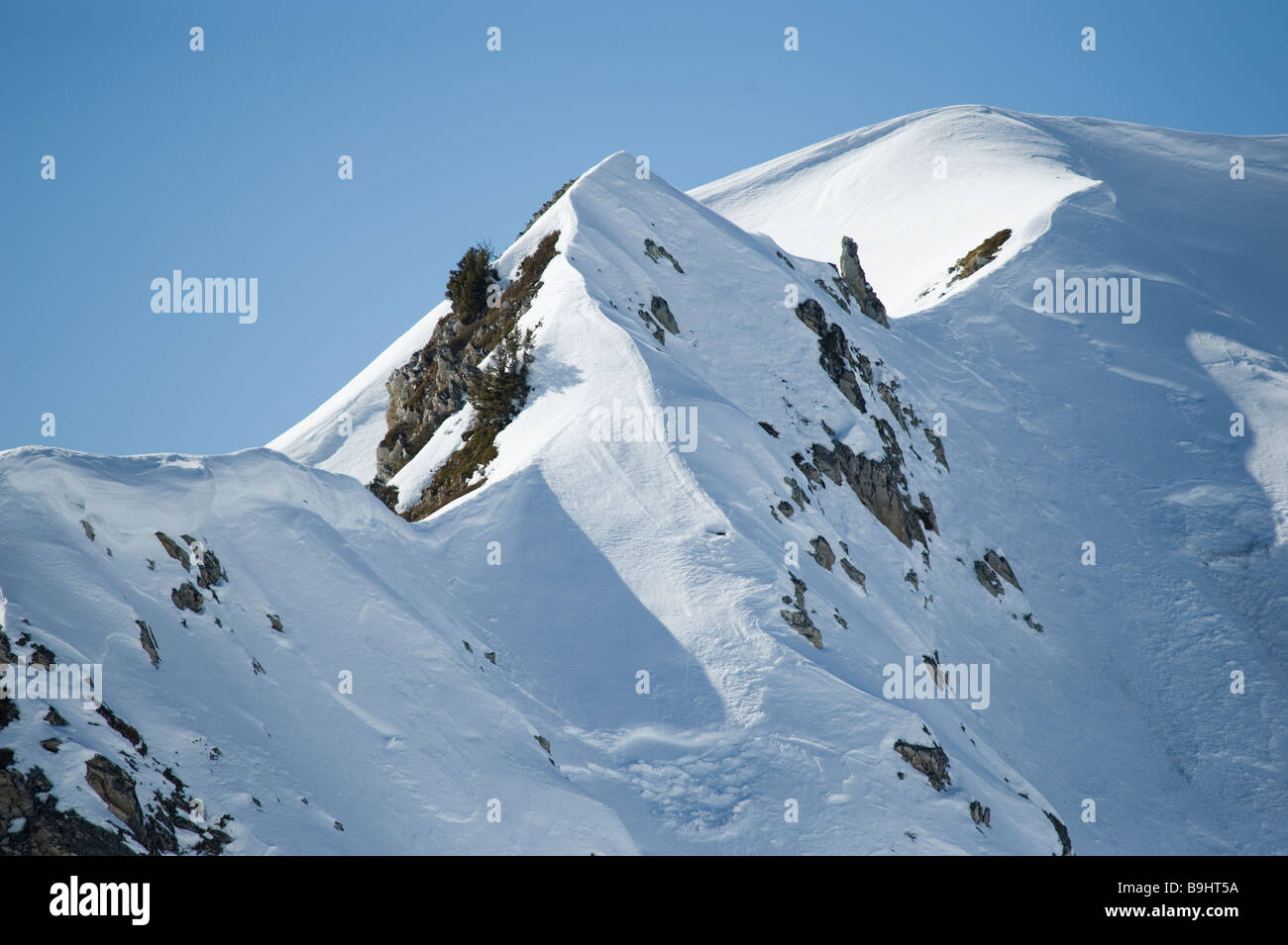 Montagna innevata a la Plagne in Savoia, Francia Foto Stock