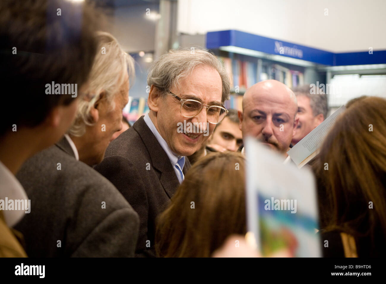 Il cantautore Franco Battiato incontro i suoi fan alla libreria Flaccovio Palermo Foto Stock