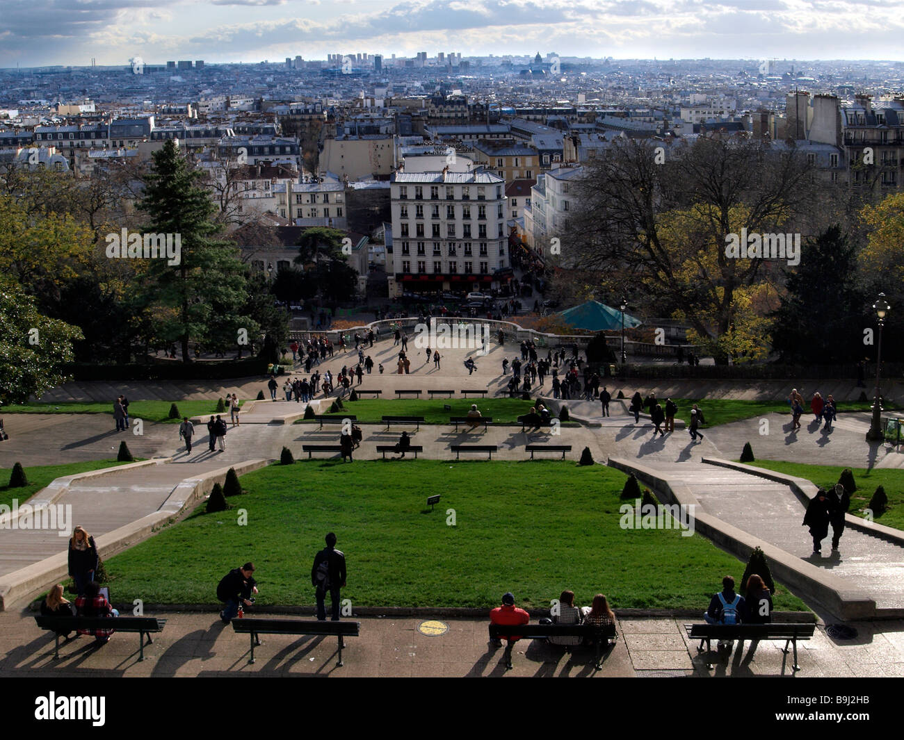 Veduta dello skyline di Parigi da Montmartre, Parigi, Francia, Europa Foto Stock