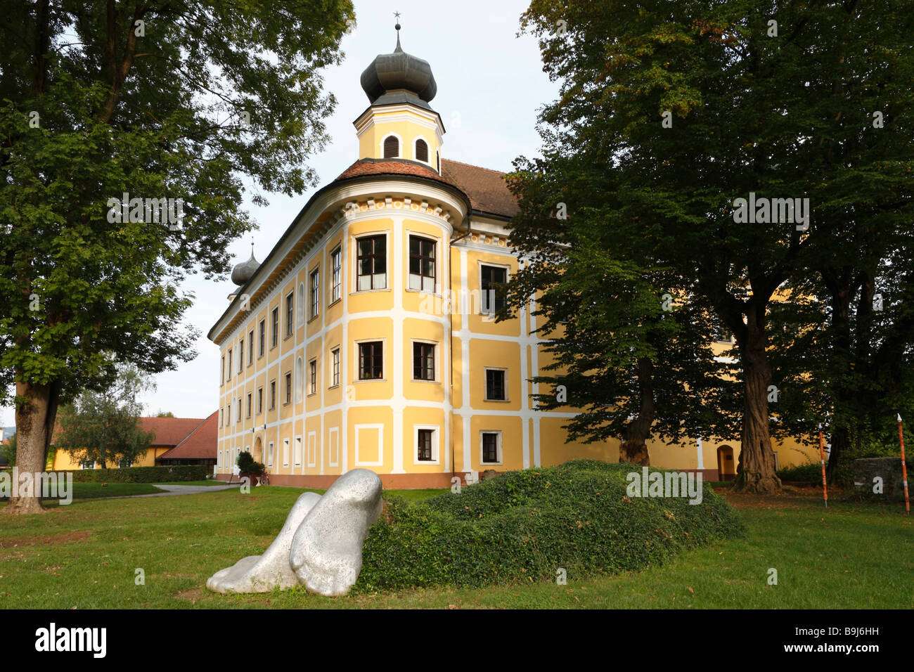 Castello Gleinstaetten, parco del castello, Schlosspark con progetti di land art, Steiermark Austria, Europa Foto Stock