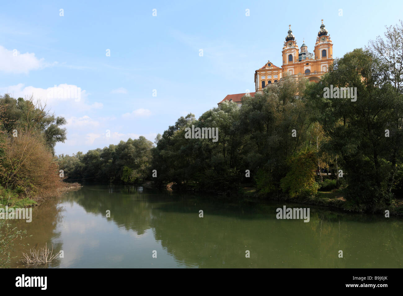 Melk monastero sopra il ramo del fiume Danubio, Wachau, Bassa Austria e Europa Foto Stock