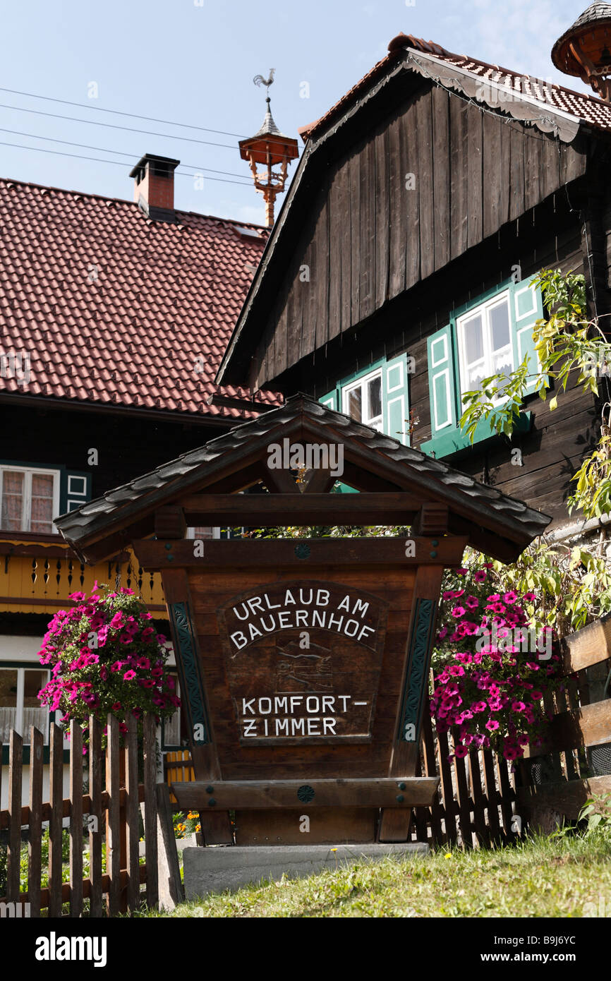 Segno pubblicità camere in agriturismo, Weissenbach, Ramsau, Stiria, Austria, Europa Foto Stock