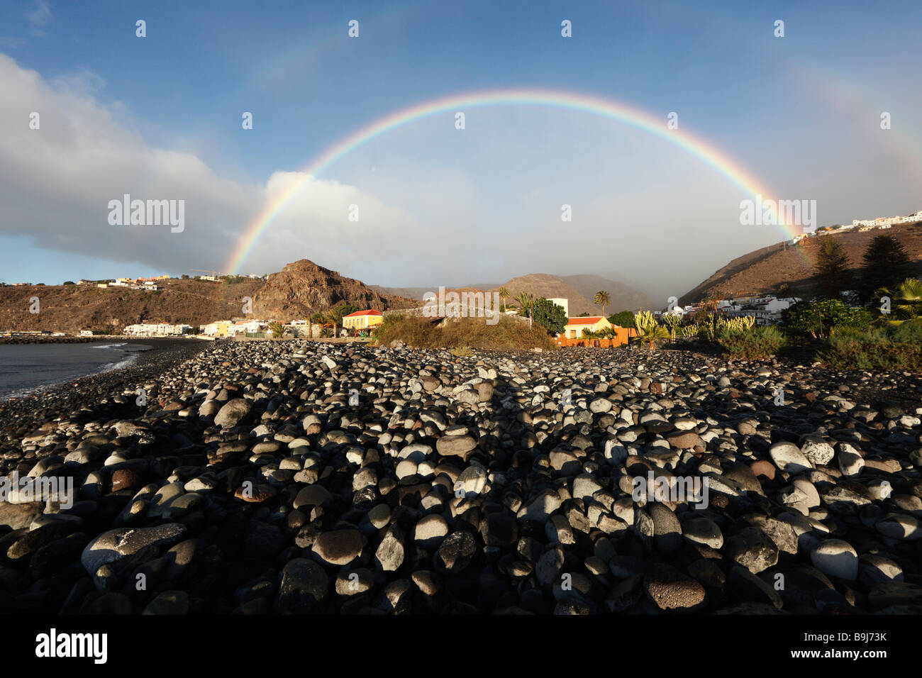 Rainbow in Playa de Santiago, La Gomera, isole Canarie, Spagna, Europa Foto Stock